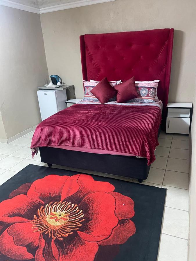 Super Classic Guest House Pretoria-Noord Kültér fotó